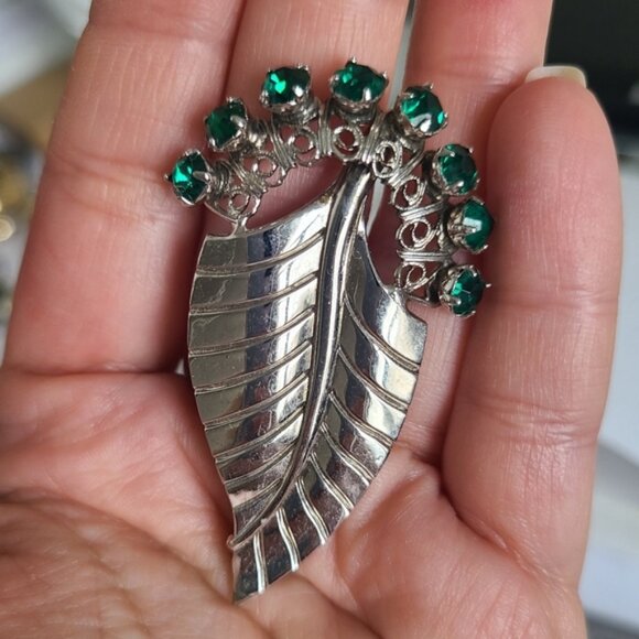 Gorgeous Vintage Retro Silver Plated RAPHAEL Emerald Green Crystal Brooch - Picture 2 of 9